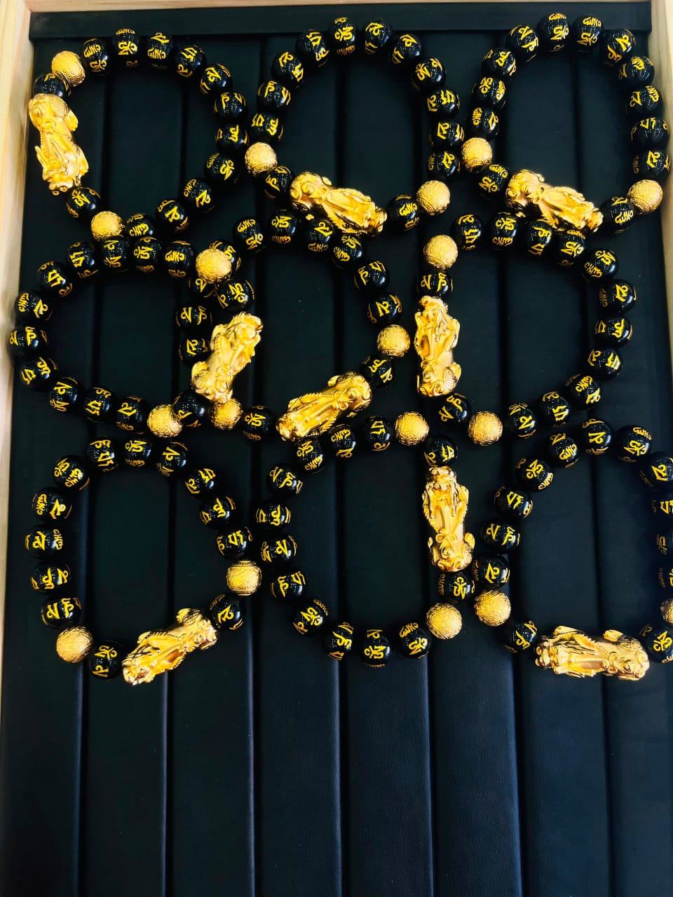 Good luck unisex hand bead
