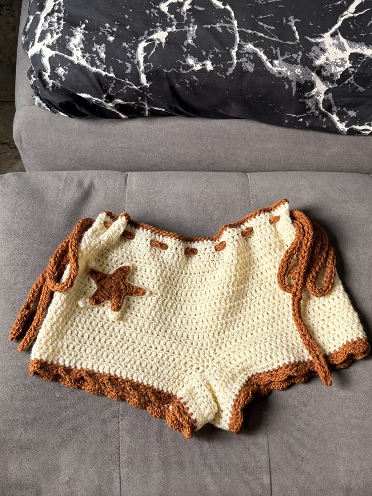 Crochet short