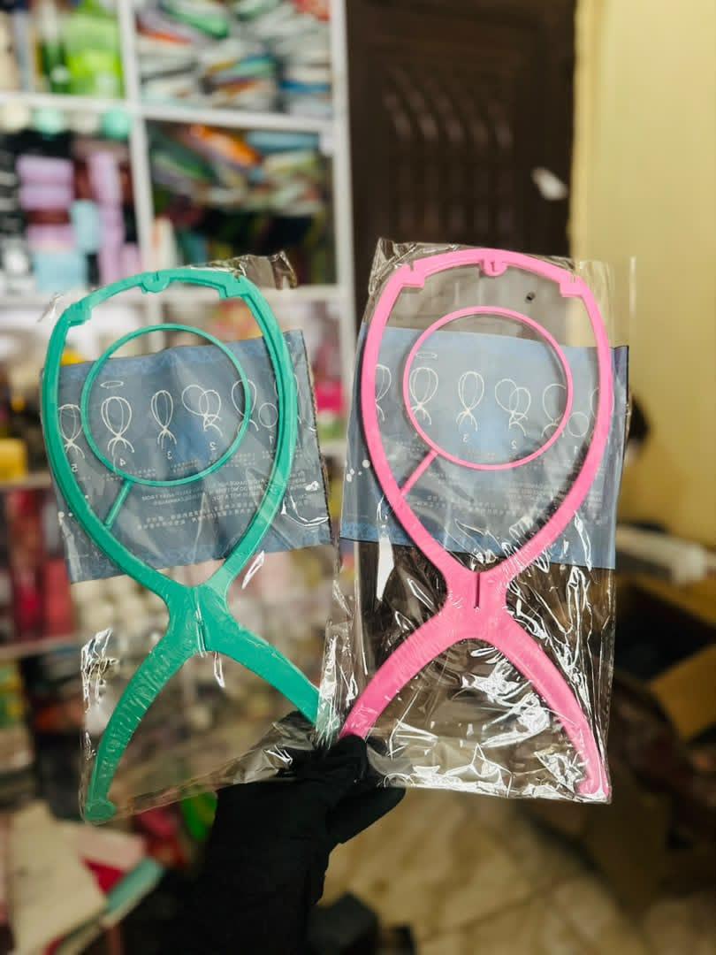 Wig stand