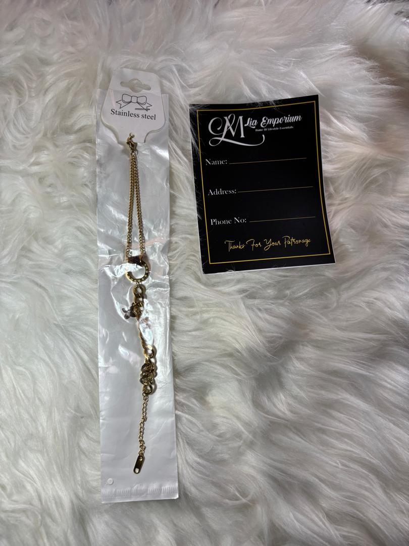 Dainty charm