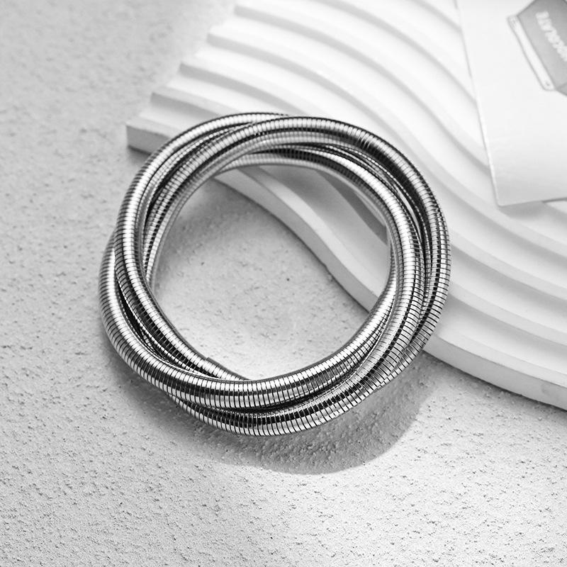 Fashion bangle