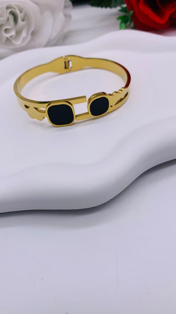 Stainless bracelet