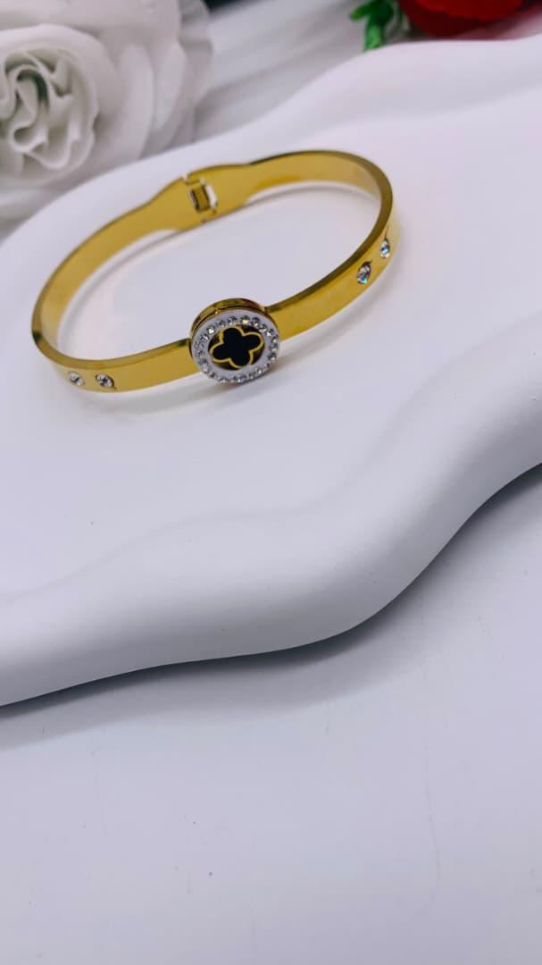Stainless bracelet