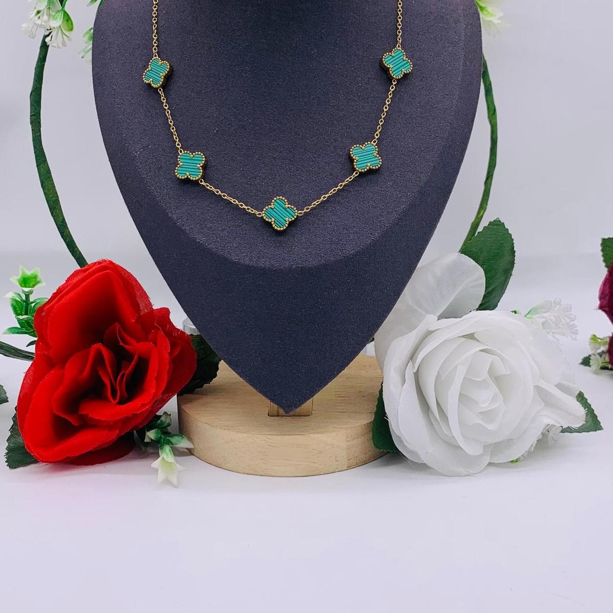 Vca necklace