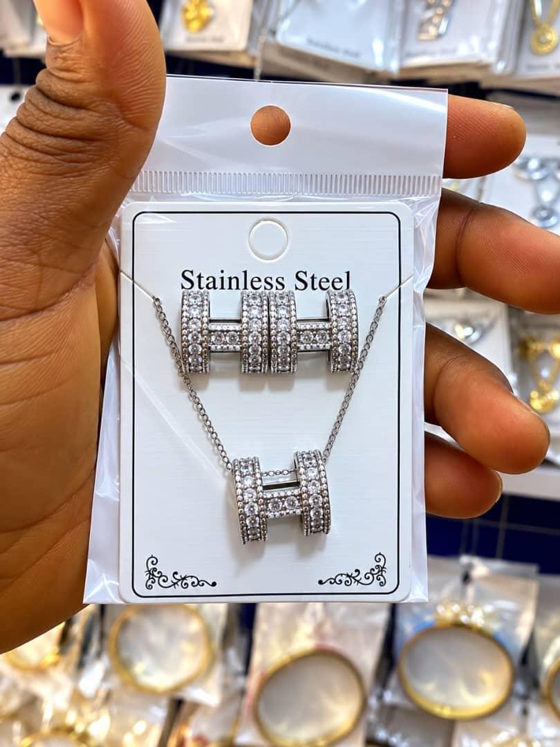 Stainless steel necklace and earring