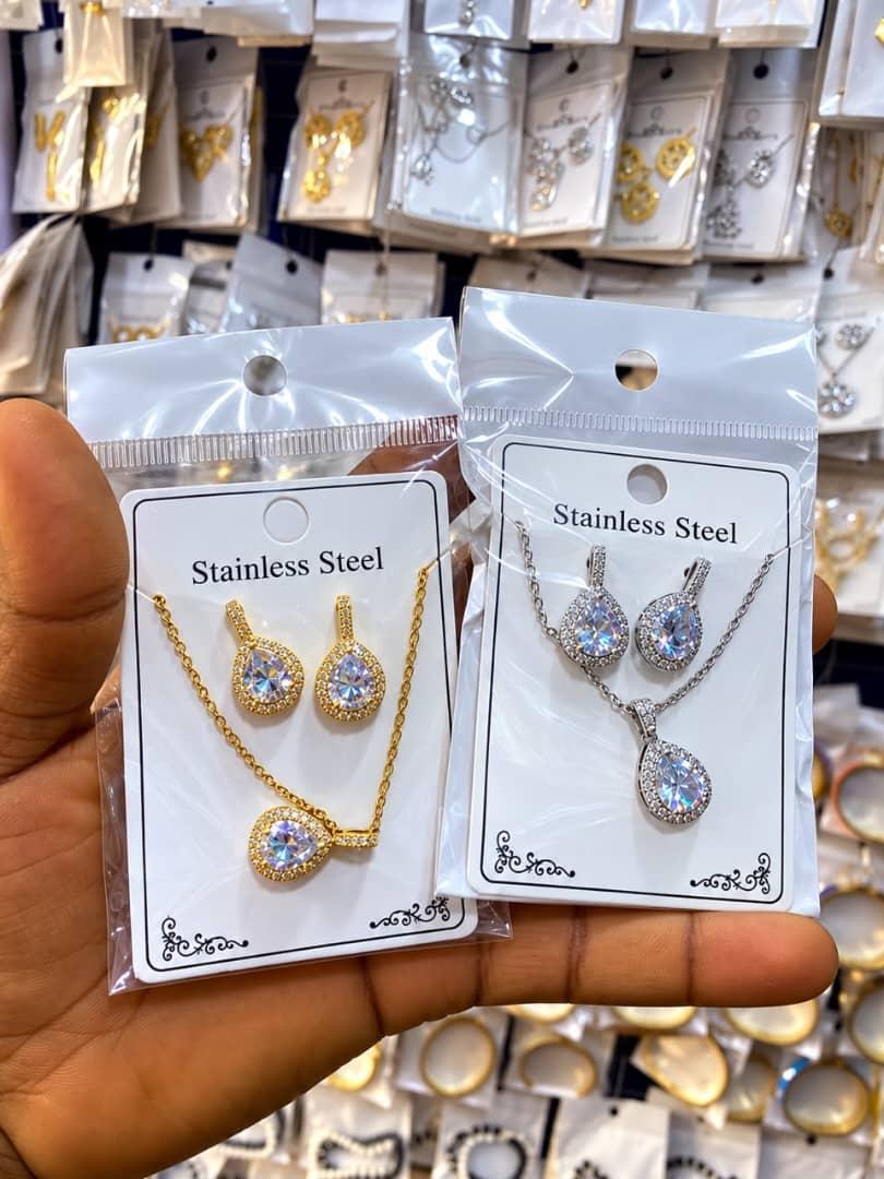 Stainless steel necklace and earring