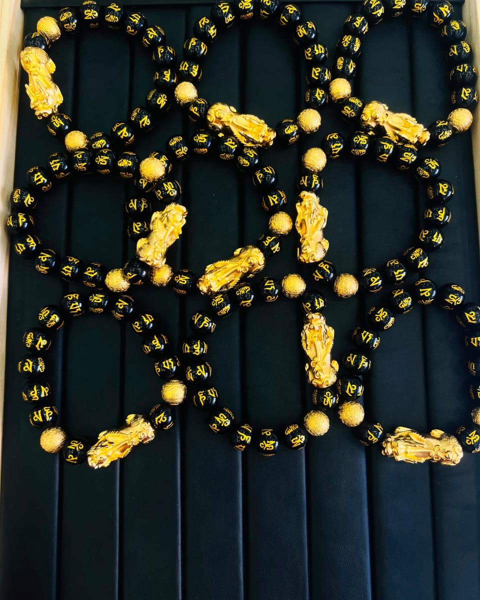 Good luck unisex hand bead
