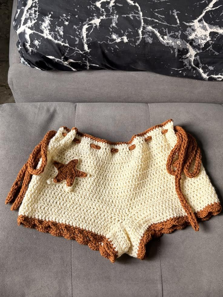 Crochet short