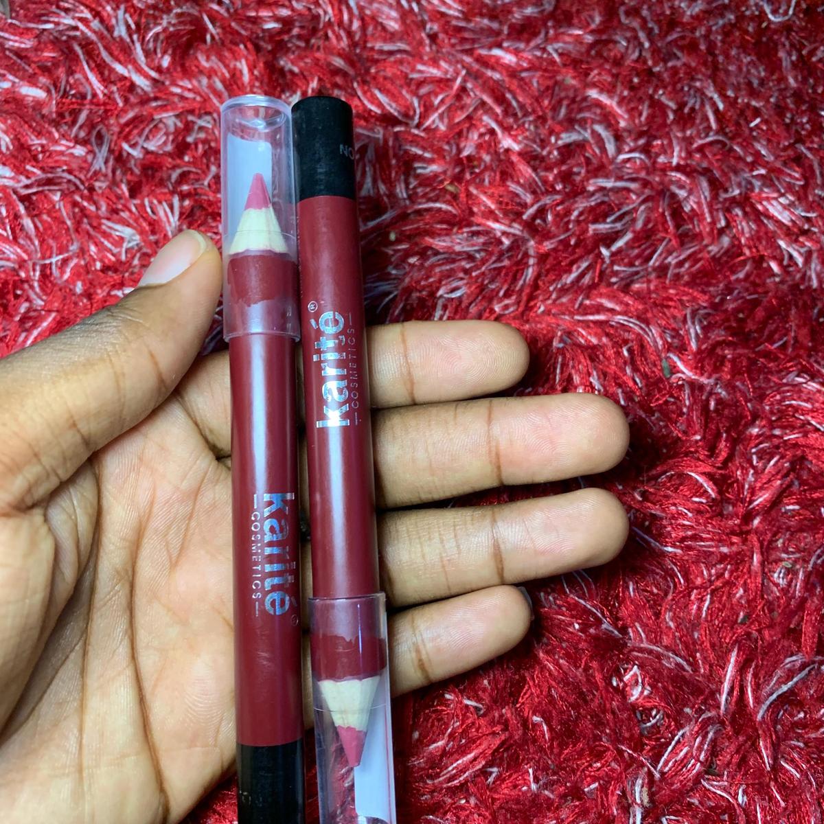 Creamy lip liners