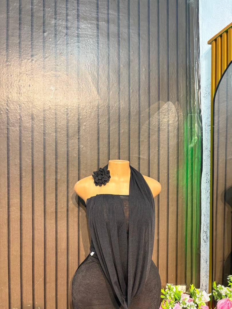 Halter neck drape top