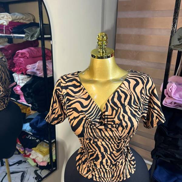 V-Neck Fitted CropTop