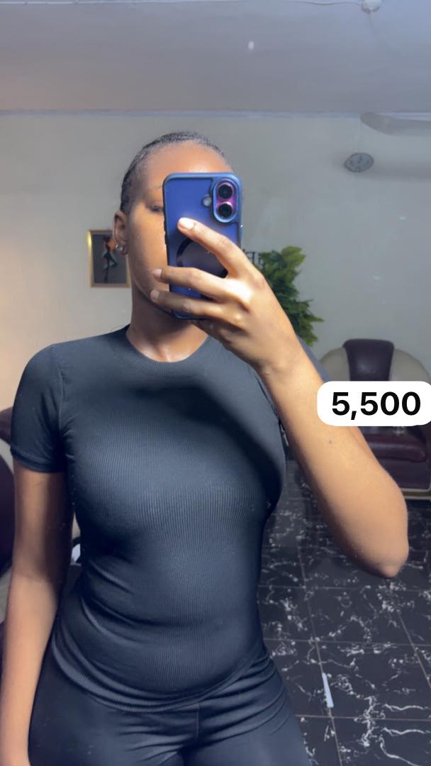 Short sleeved bodycon top